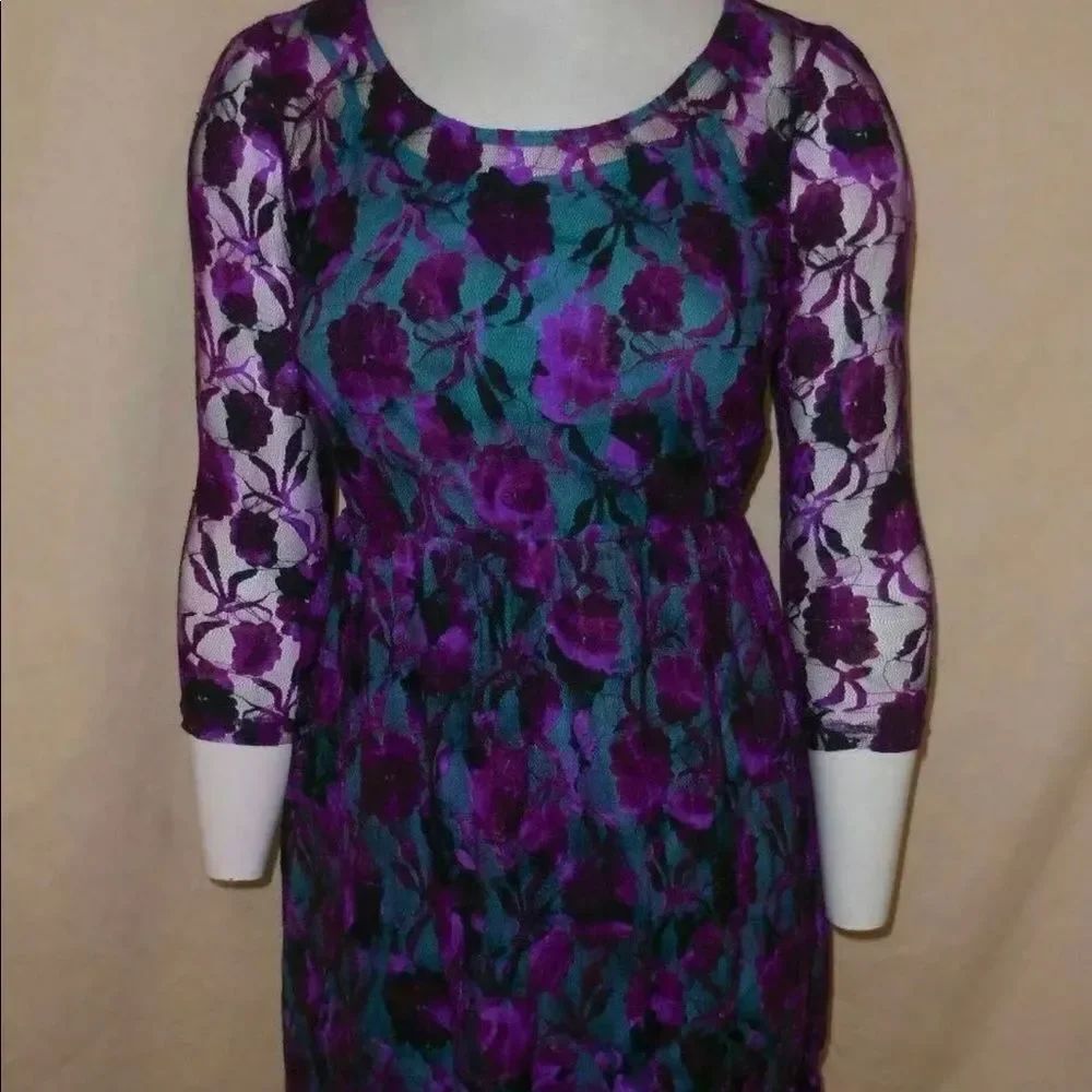 Pinky Floral Lace Overlay Dress sz. S
